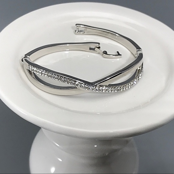 Burgi Women's Alloy Diamond Watch Set - Picture 4 of 5